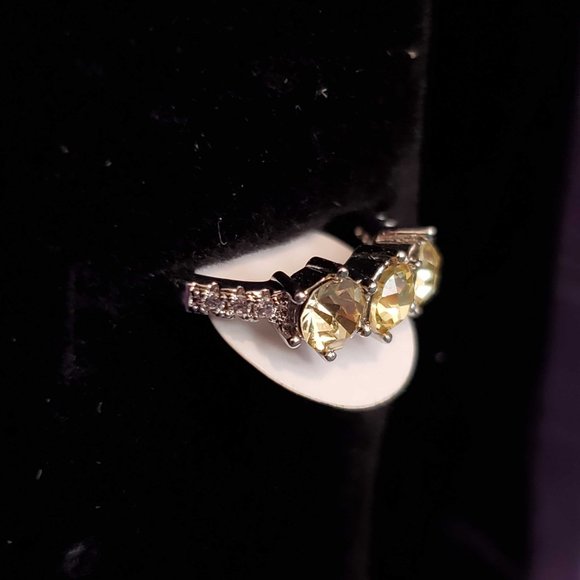 Fragrant Jewels Sunflowers ring - Picture 2 of 2